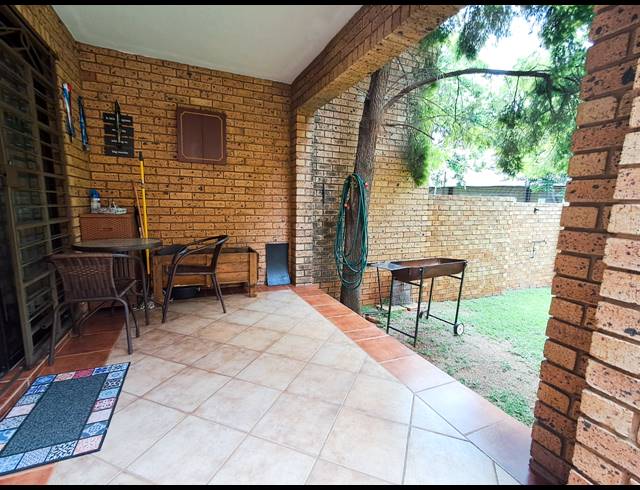 2 BEDROOM SECTIONAL TITLE FOR SALE IN BOARDWALK VILLAS